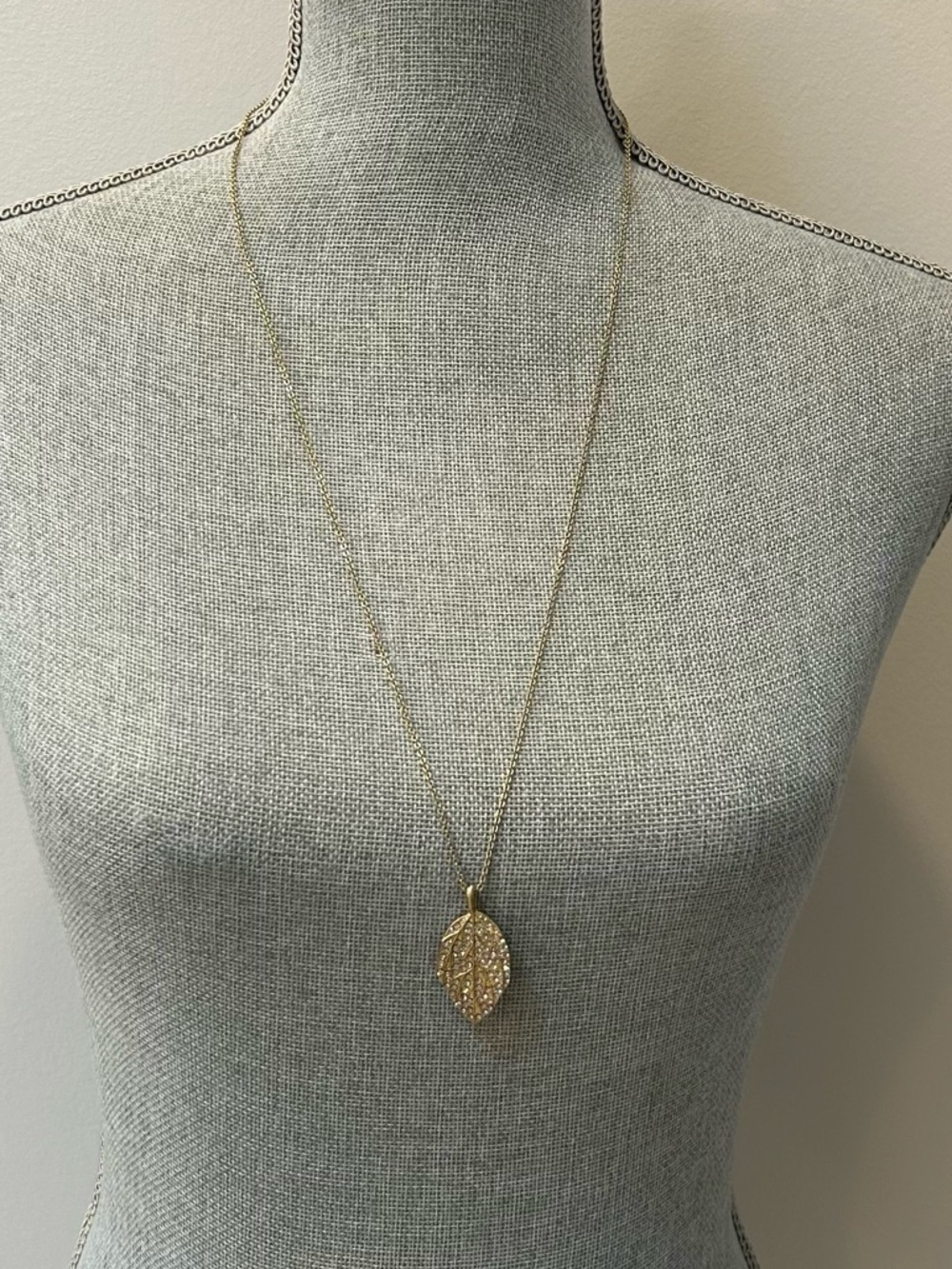 Lia Sophia Eden/efflorescence Gold Leaf Pendant Necklace with cut crystals​